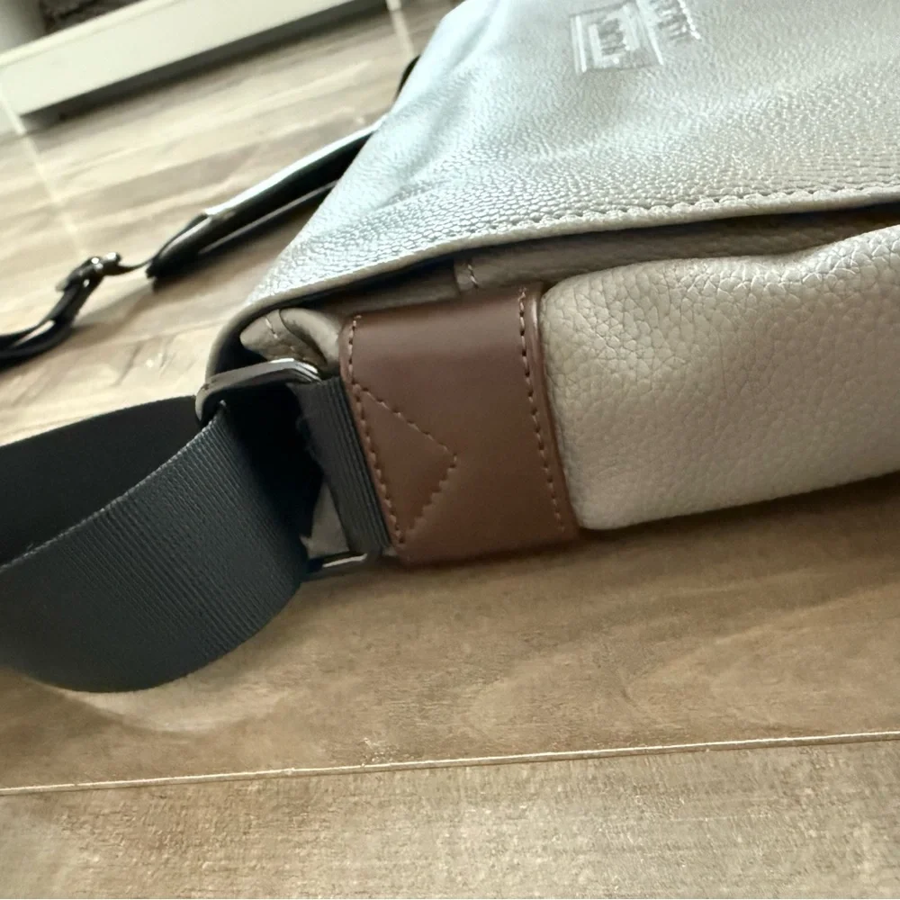 NEW Bugatti Computer Bag‎ Messenger Crossbody Briefcase JB Hunt Pebbled Taupe